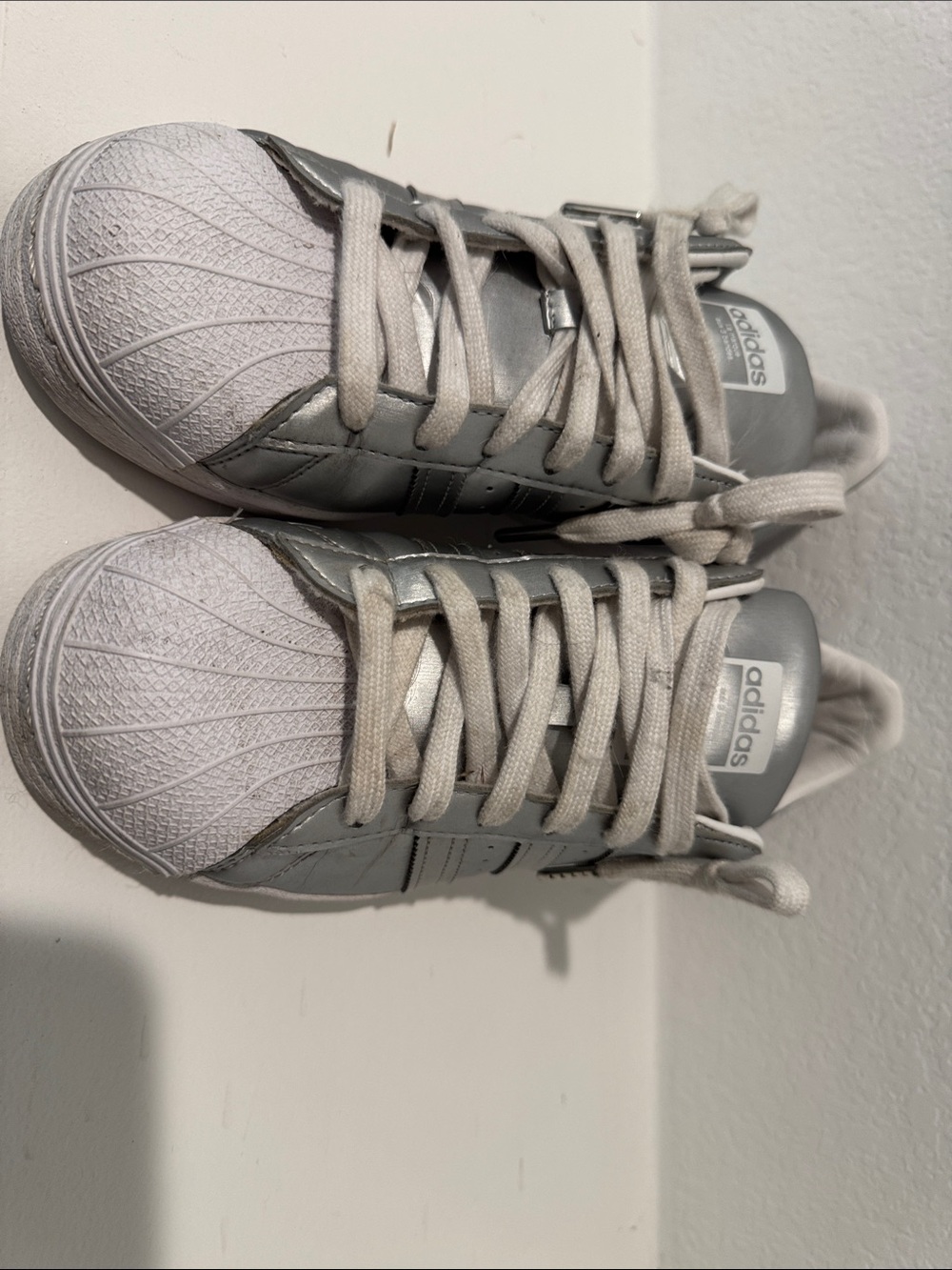 adidas Kids White and Silver Low-Top Sneakers
